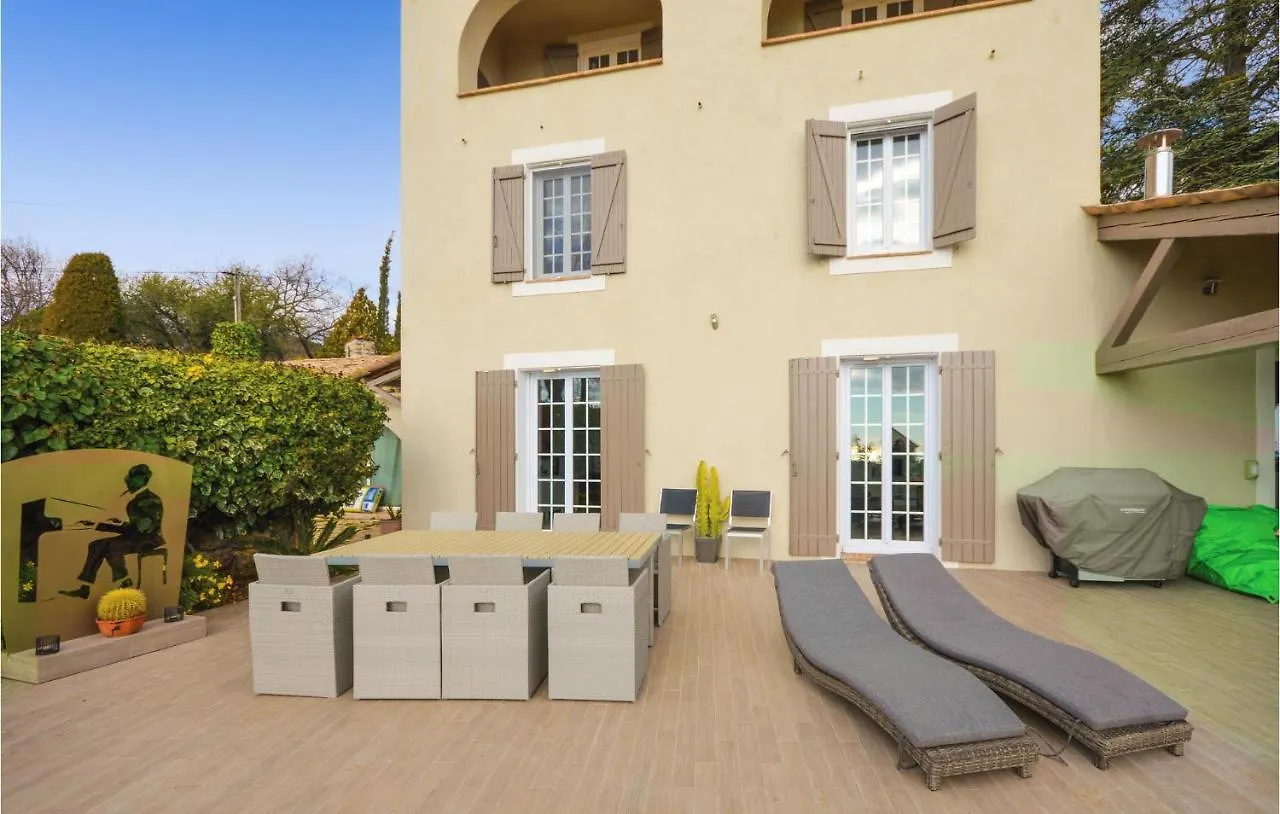 Awesome Home In La Gaude With Kitchen