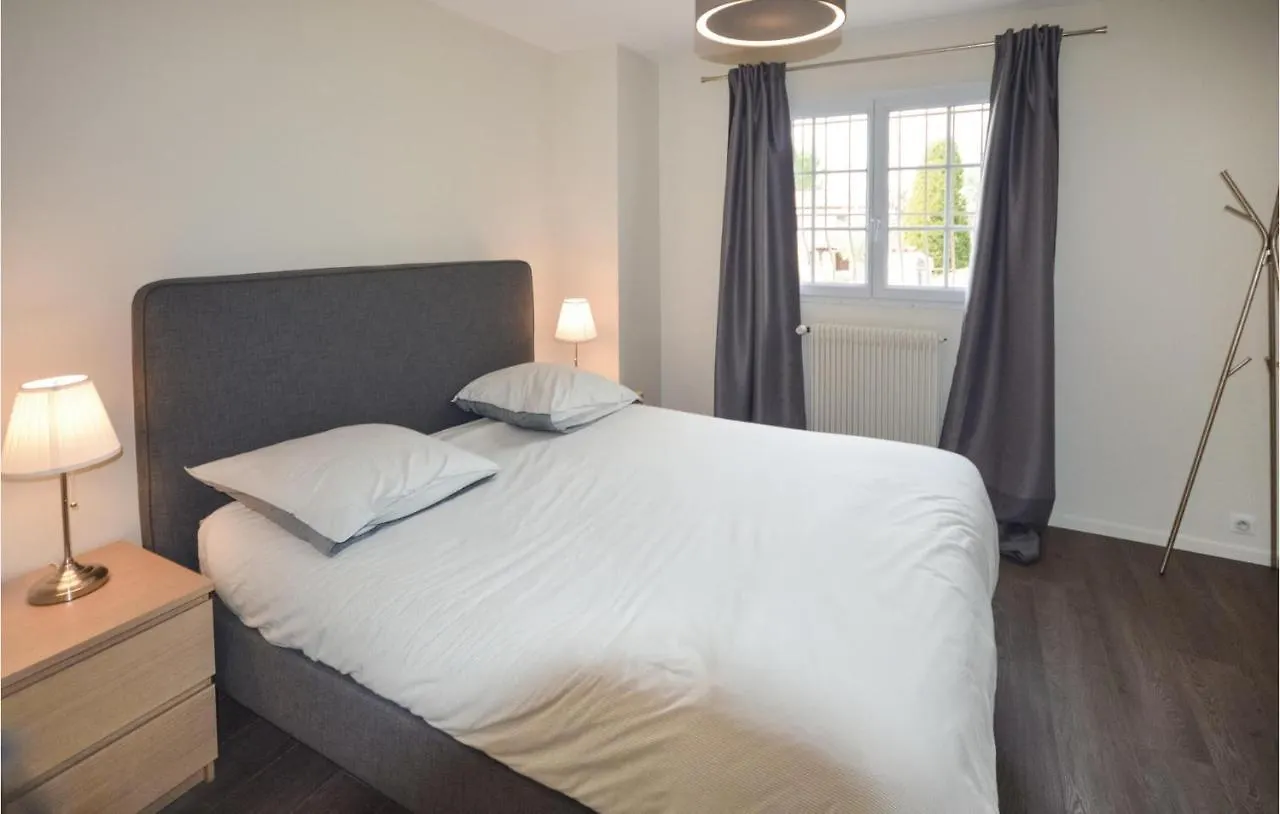 Awesome Home In La Gaude With Kitchen Holiday home